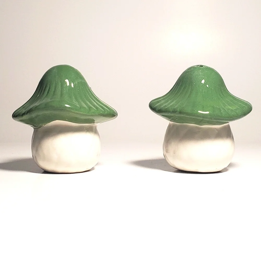 SALT and PEPPER SHAKERS Mushrooms Minis New in Box 2.25